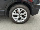 Miniature AUDI Q2