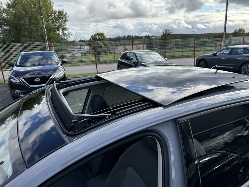 Photo de la voiture VOLKSWAGEN GOLF 2.0 TDI SCR 150 DSG7 Life Plus