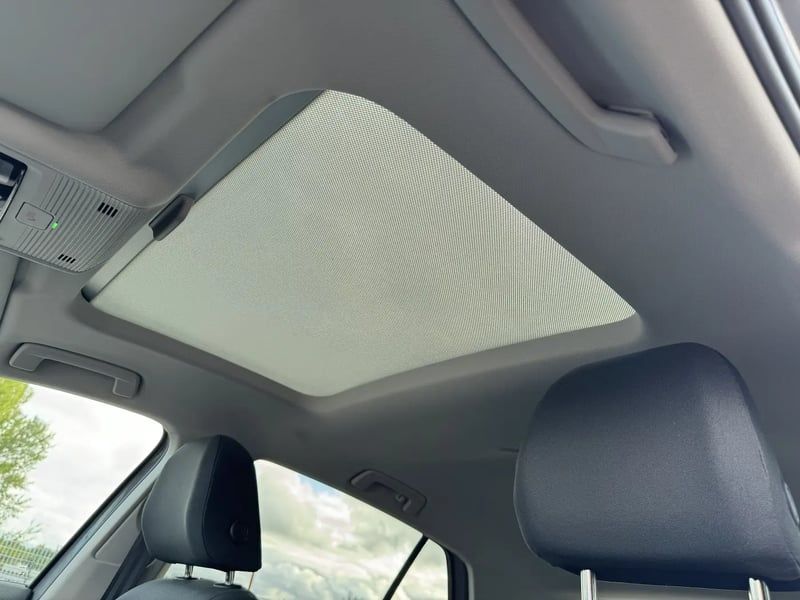 Photo de la voiture VOLKSWAGEN GOLF 2.0 TDI SCR 150 DSG7 Life Plus