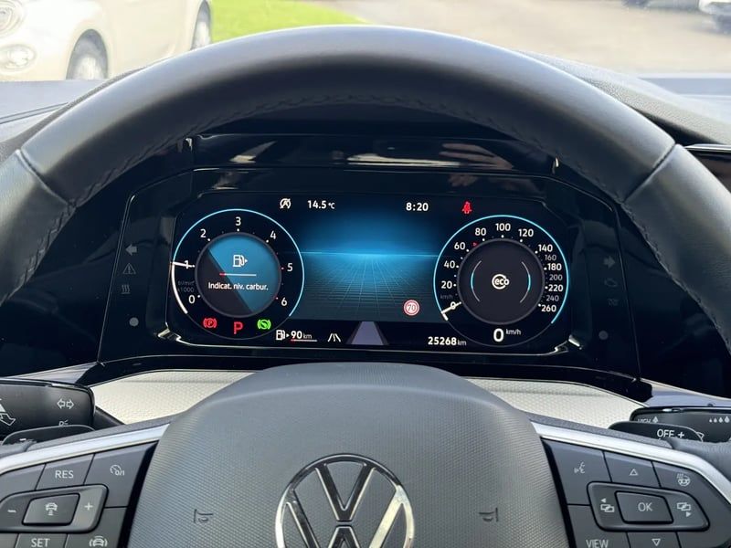 Photo de la voiture VOLKSWAGEN GOLF 2.0 TDI SCR 150 DSG7 Life Plus