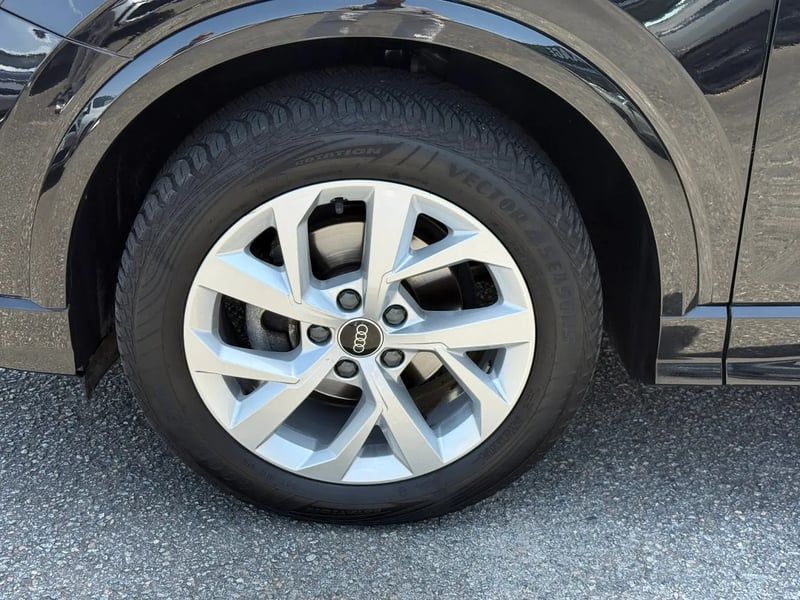 Photo de la voiture AUDI Q2 35 TFSI 150 S tronic 7 S line