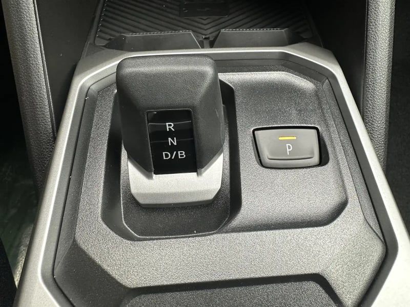 Photo de la voiture DACIA DUSTER Hybrid 140 4x2 Journey