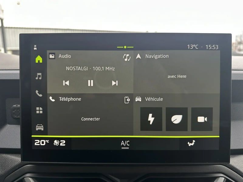 Photo de la voiture DACIA DUSTER Hybrid 140 4x2 Journey