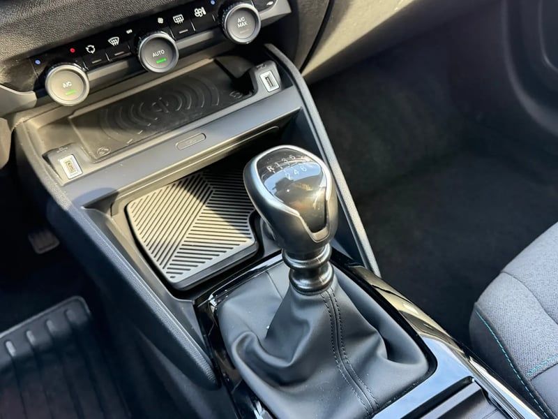 Photo de la voiture CITROEN C4 PureTech 130 BVM6 Max