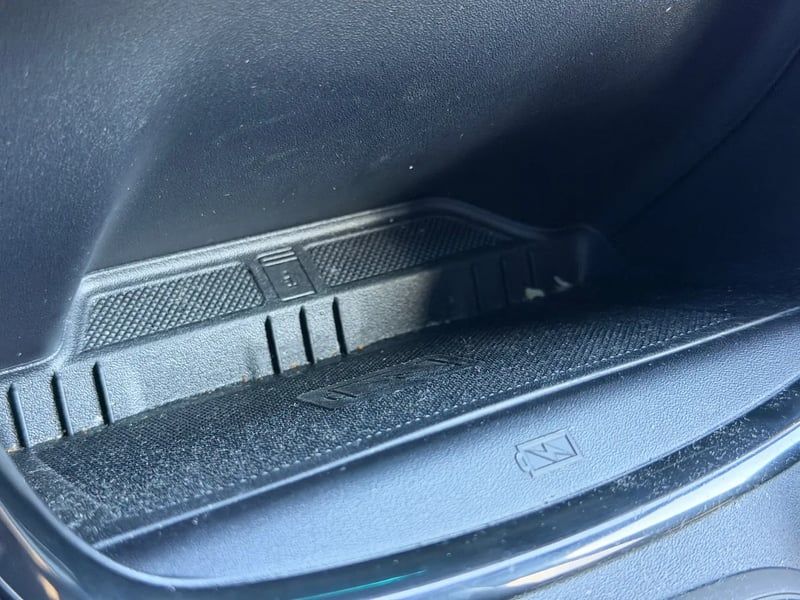 Photo de la voiture FORD PUMA 1.0 EcoBoost 155 ch mHEV S&S Powershift ST-Line