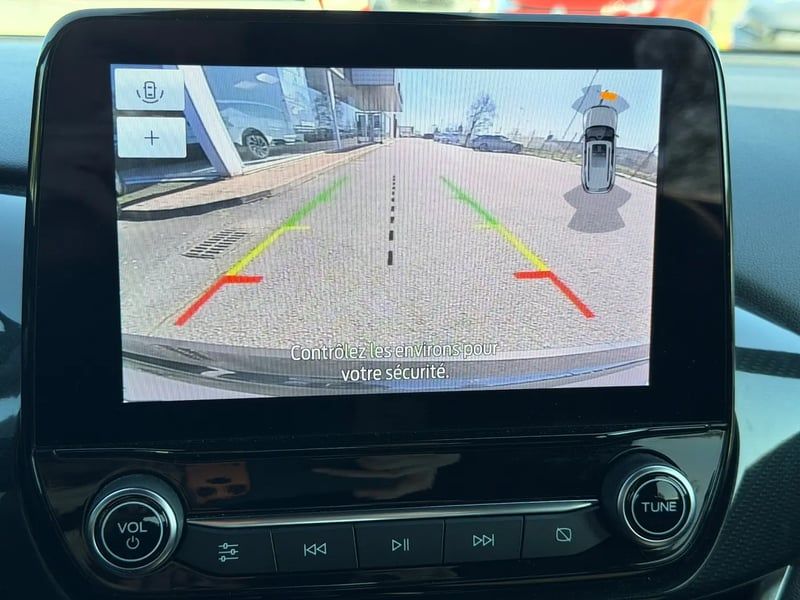 Photo de la voiture FORD PUMA 1.0 EcoBoost 155 ch mHEV S&S Powershift ST-Line