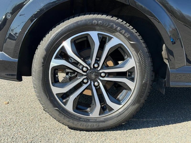 Photo de la voiture FORD PUMA 1.0 EcoBoost 155 ch mHEV S&S Powershift ST-Line