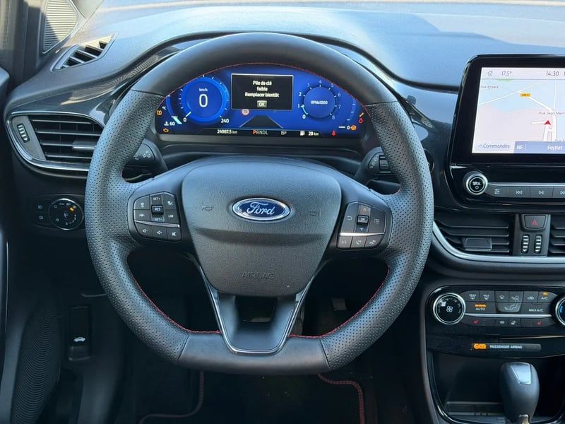 Photo de la voiture FORD PUMA 1.0 EcoBoost 155 ch mHEV S&S Powershift ST-Line