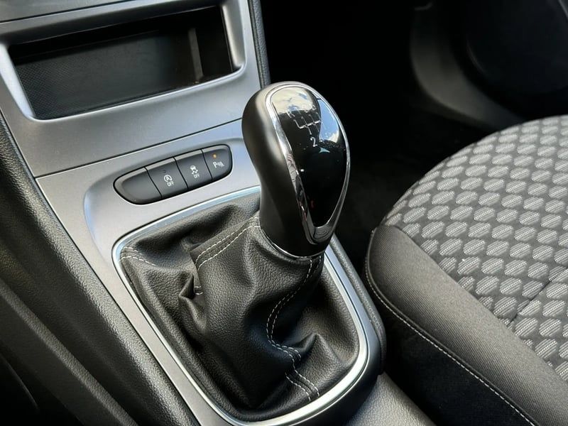 Photo de la voiture OPEL ASTRA SPORTS TOURER 1.2 Turbo 110 ch BVM6 Edition Business