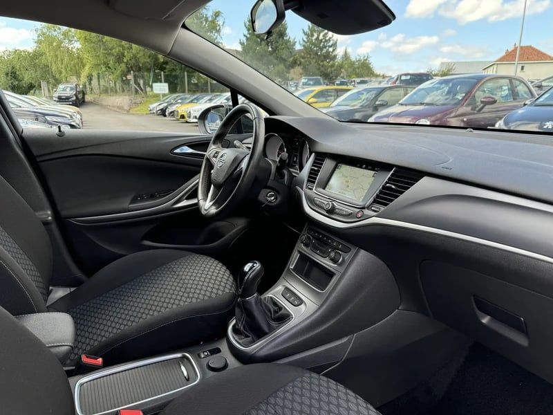 Photo de la voiture OPEL ASTRA SPORTS TOURER 1.2 Turbo 110 ch BVM6 Edition Business