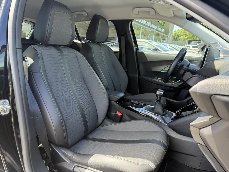 Photo de la voiture PEUGEOT 2008 BlueHDi 110 S&S BVM6 Allure Pack