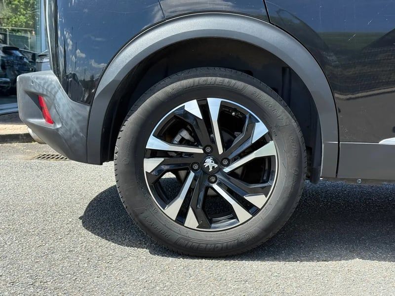 Photo de la voiture PEUGEOT 2008 BlueHDi 110 S&S BVM6 Allure Pack