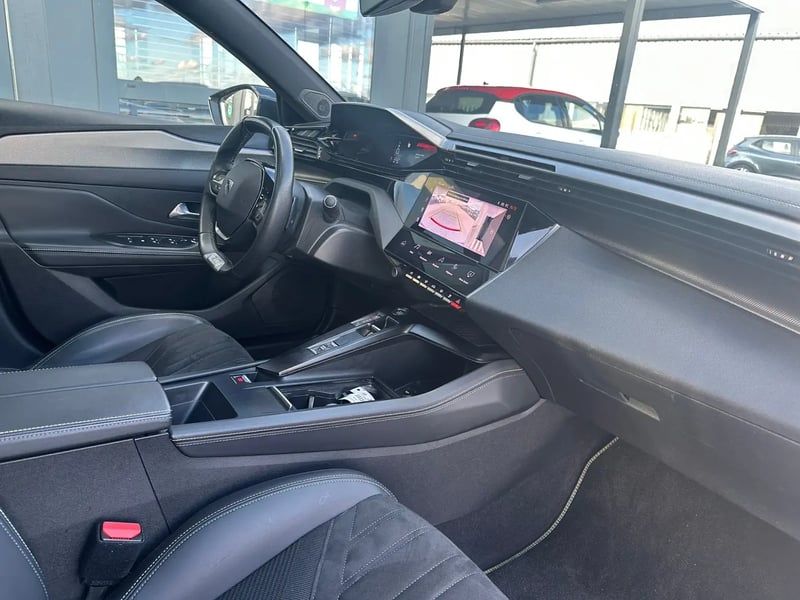 Photo de la voiture PEUGEOT 308 PureTech 130ch S&S EAT8 GT