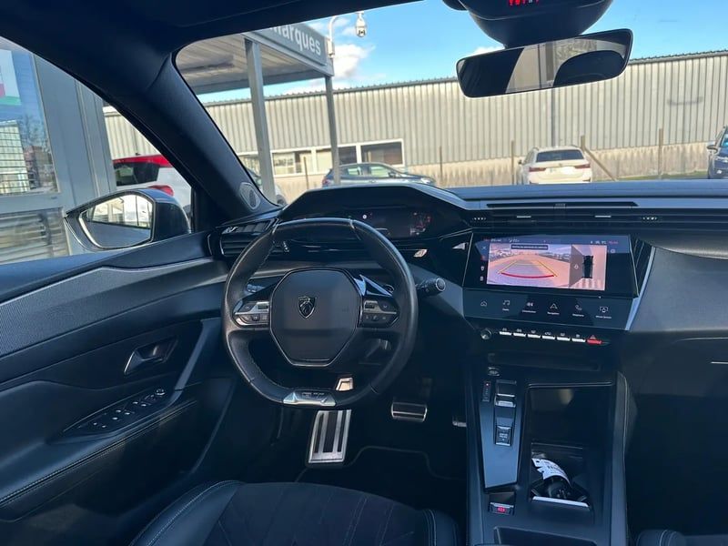 Photo de la voiture PEUGEOT 308 PureTech 130ch S&S EAT8 GT