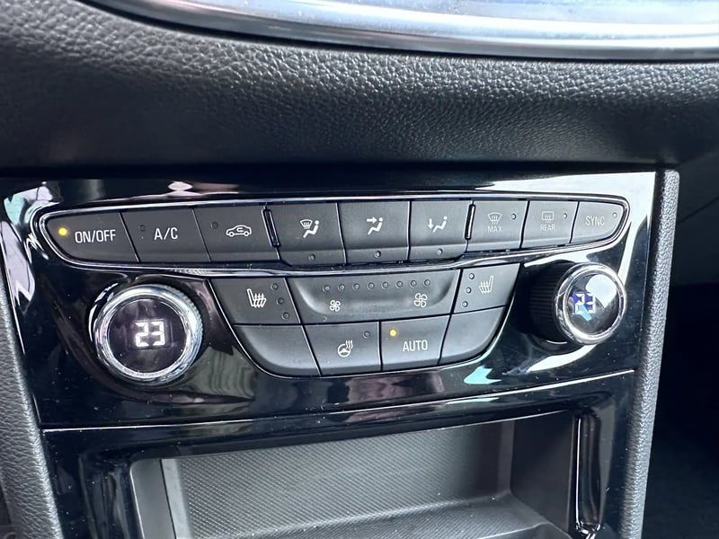 Photo de la voiture OPEL ASTRA 1.2 Turbo 145 ch BVM6 Elegance GPS - 5P