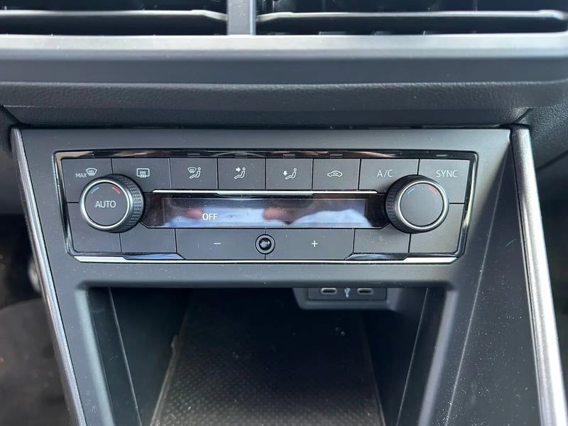 Photo de la voiture VOLKSWAGEN POLO 1.0 TSI 95 S&S BVM5