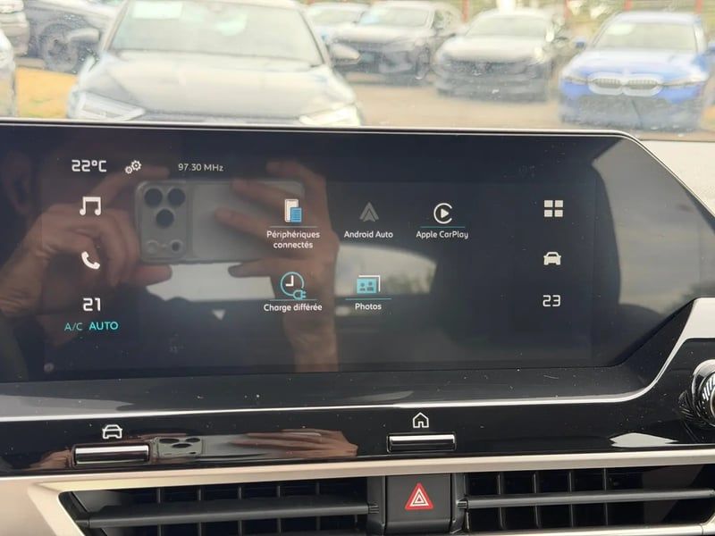 Photo de la voiture CITROEN E-C4 136 ch autonomie standard Automatique Plus