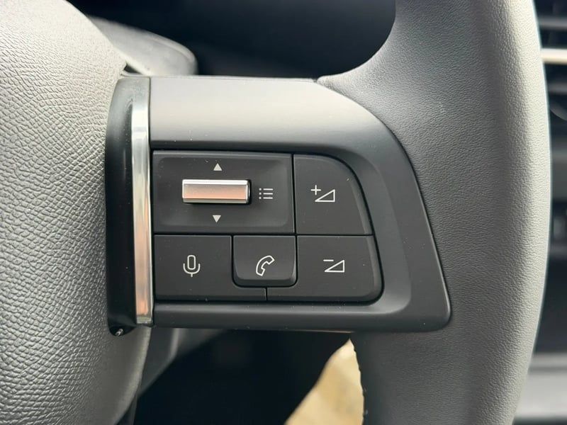 Photo de la voiture CITROEN E-C4 136 ch autonomie standard Automatique Plus