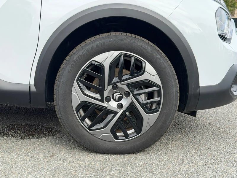 Photo de la voiture CITROEN E-C4 136 ch autonomie standard Automatique Plus