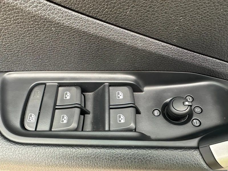 Photo de la voiture AUDI Q2 35 TFSI 150 S tronic 7 S line