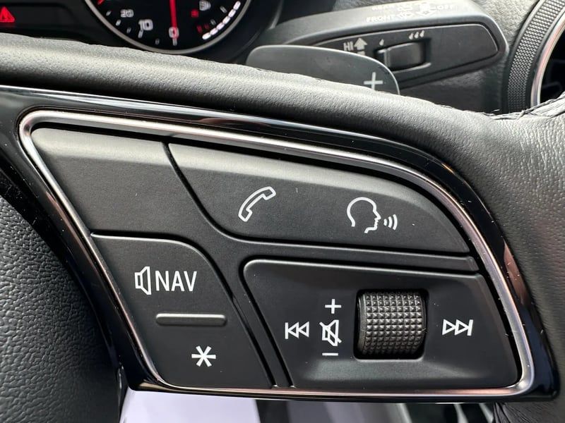 Photo de la voiture AUDI Q2 35 TFSI 150 S tronic 7 S line