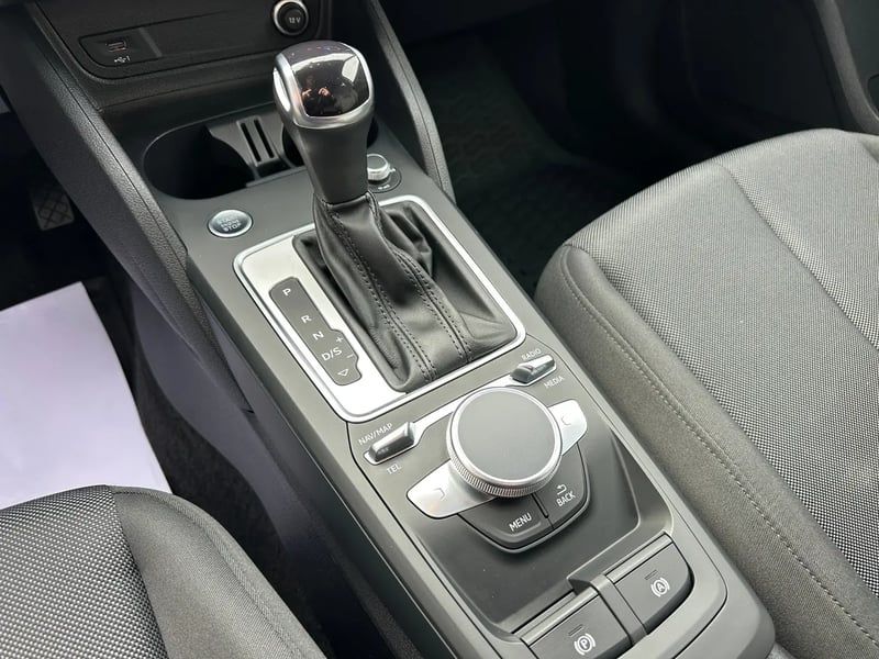 Photo de la voiture AUDI Q2 35 TFSI 150 S tronic 7 S line