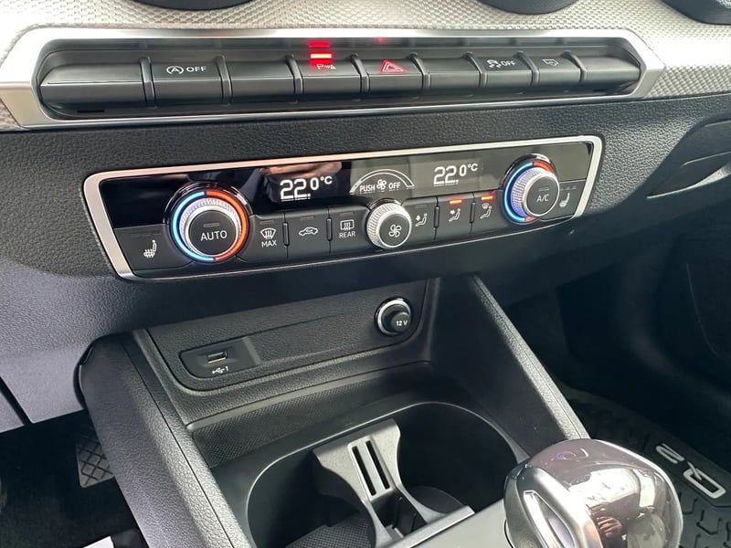 Photo de la voiture AUDI Q2 35 TFSI 150 S tronic 7 S line