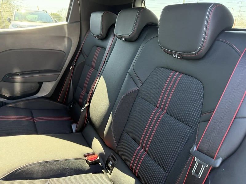 Photo de la voiture RENAULT CLIO V TCe 90 RS Line