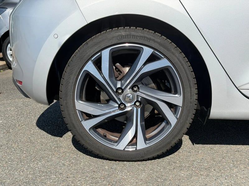 Photo de la voiture RENAULT CLIO V TCe 90 RS Line