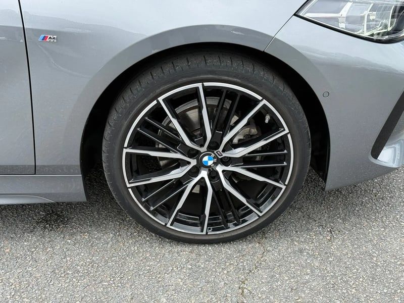 Photo de la voiture BMW SERIE 1 F40 118d 150 ch BVA8 M Sport