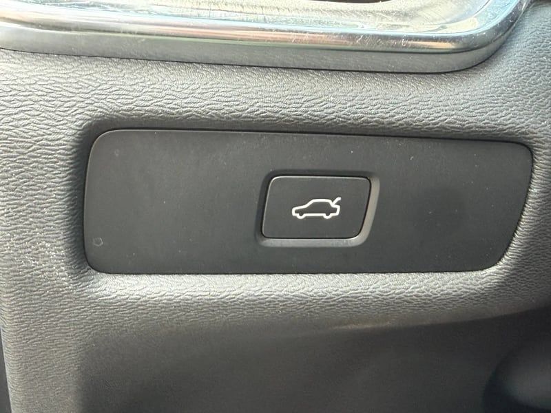 Photo de la voiture VOLVO S60 B4 197 ch DCT7 Start