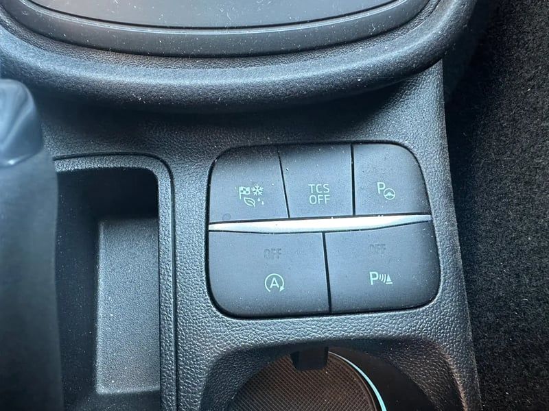 Photo de la voiture FORD PUMA 1.0 EcoBoost 155 ch mHEV S&S Powershift ST-Line