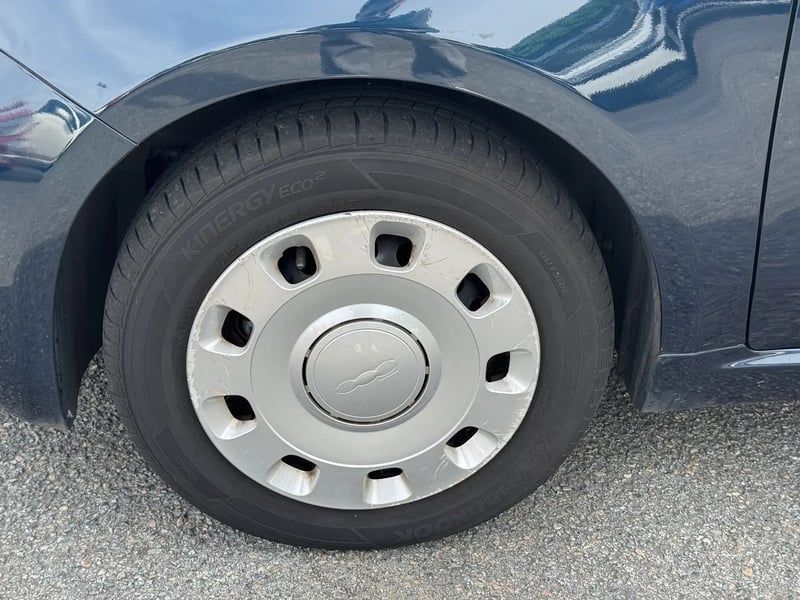 Photo de la voiture FIAT 500 SERIE 9 EURO 6D-FULL 1.0 70 ch Hybride BSG S/S Cult