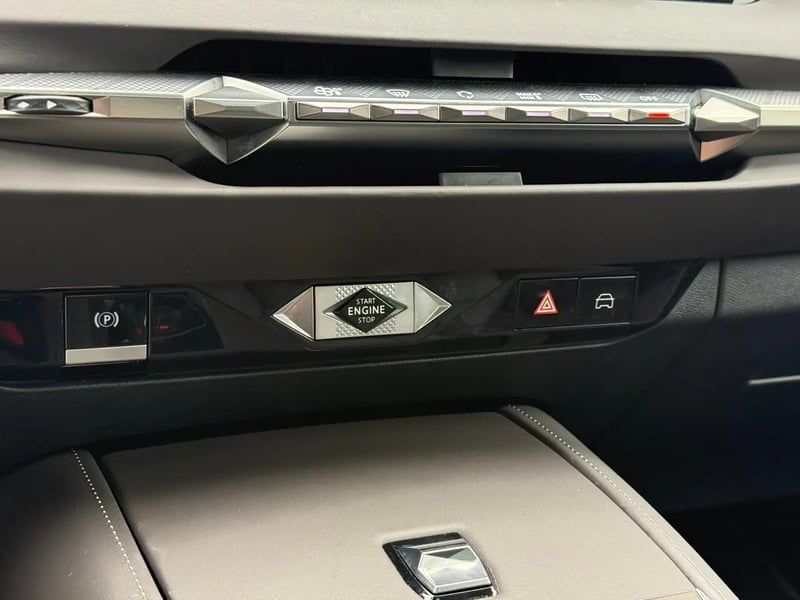 Photo de la voiture DS DS 4 PureTech 130 EAT8 Opera