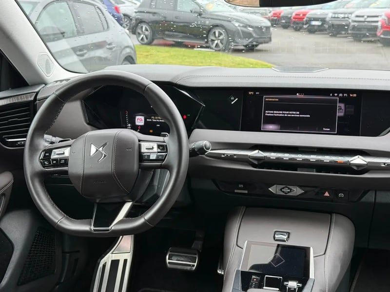 Photo de la voiture DS DS 4 PureTech 130 EAT8 Opera