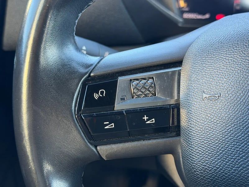 Photo de la voiture DS DS 3 CROSSBACK DS3 Crossback PureTech 100 BVM6 Chic