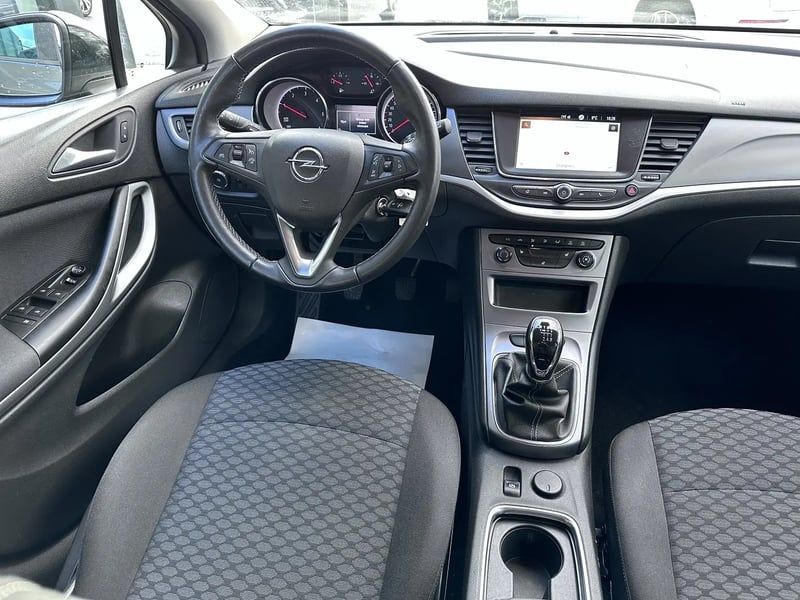 Photo de la voiture OPEL ASTRA SPORTS TOURER 1.2 Turbo 145 ch BVM6 Edition GPS