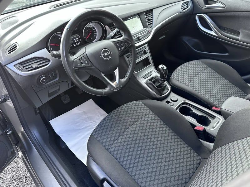 Photo de la voiture OPEL ASTRA SPORTS TOURER 1.2 Turbo 145 ch BVM6 Edition GPS