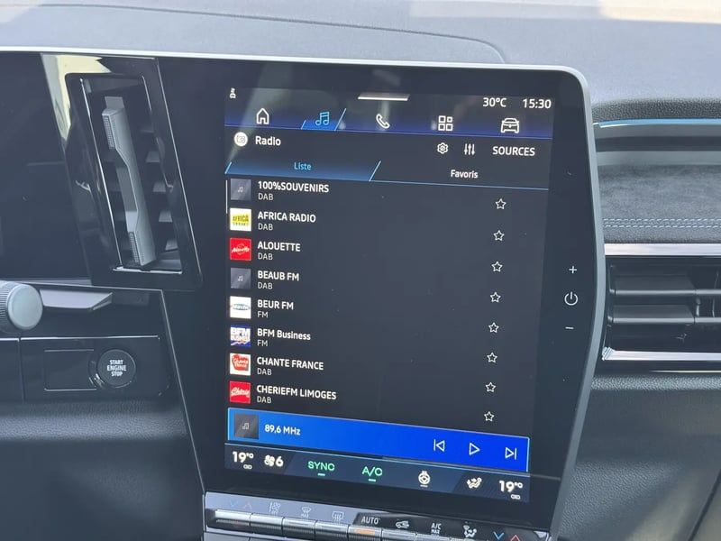 Photo de la voiture RENAULT ESPACE VI E-Tech full hybrid 200 GSR2 esprit Alpine