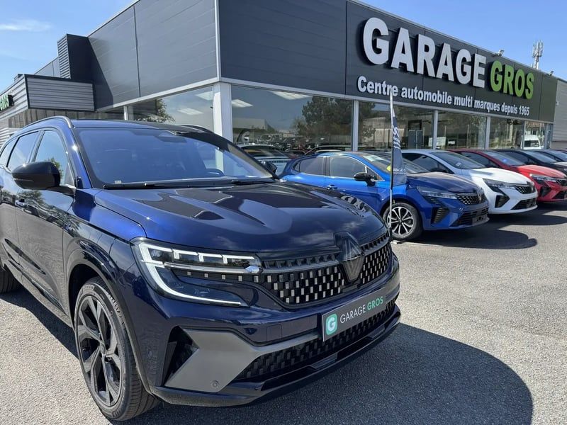 Photo de la voiture RENAULT ESPACE VI E-Tech full hybrid 200 GSR2 esprit Alpine