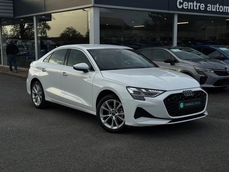 Photo de la voiture AUDI A3 BERLINE TFSI Mild Hybrid 116 S tronic 7 Design