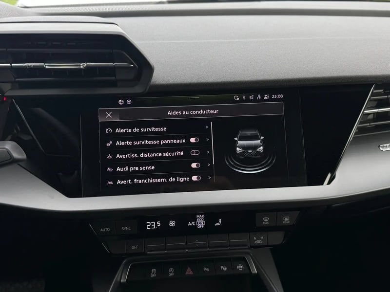 Photo de la voiture AUDI A3 BERLINE TFSI Mild Hybrid 116 S tronic 7 Design