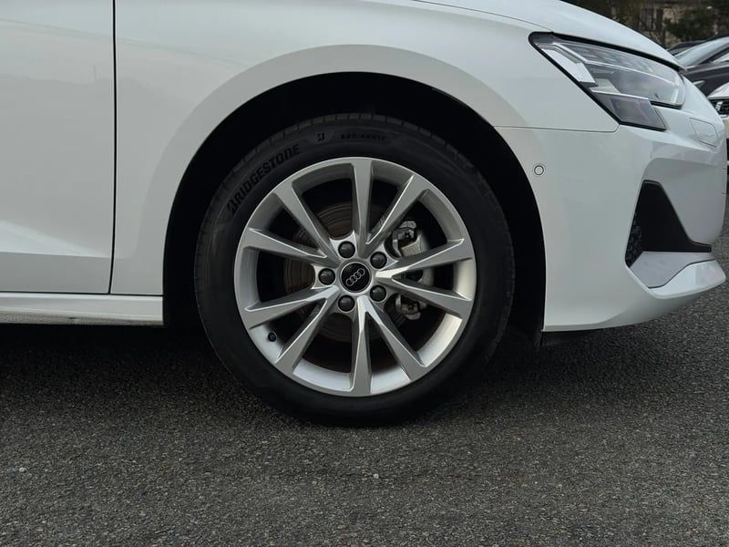 Photo de la voiture AUDI A3 BERLINE TFSI Mild Hybrid 116 S tronic 7 Design