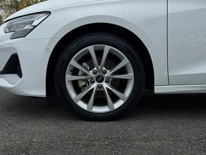 Photo de la voiture AUDI A3 BERLINE TFSI Mild Hybrid 116 S tronic 7 Design