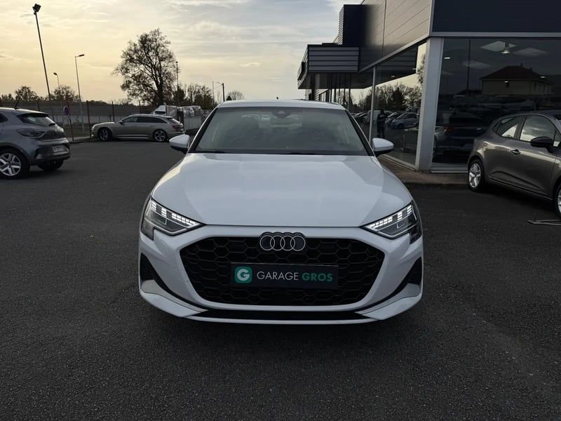 Photo de la voiture AUDI A3 BERLINE TFSI Mild Hybrid 116 S tronic 7 Design