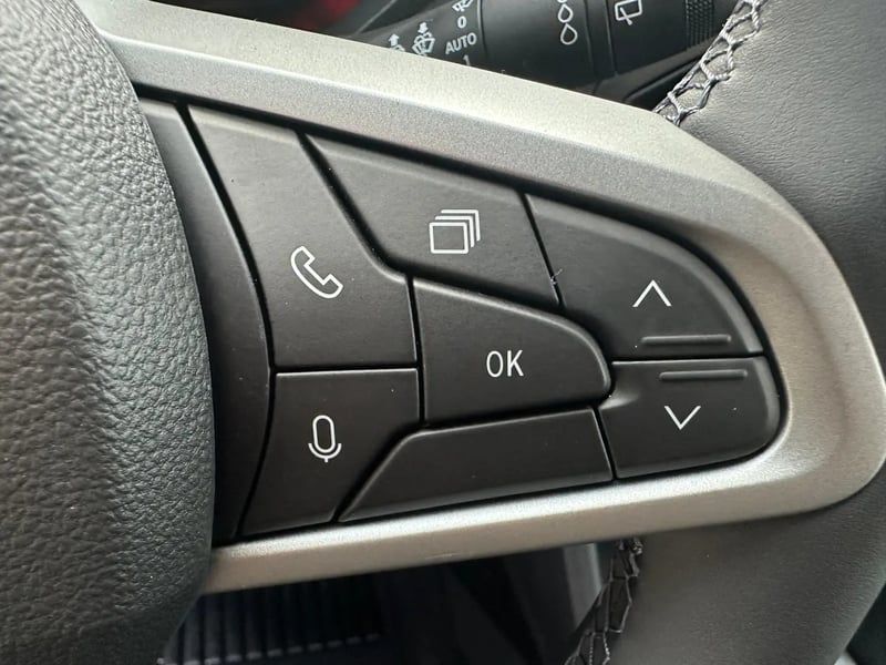 Photo de la voiture DACIA DUSTER Hybrid 155 Journey