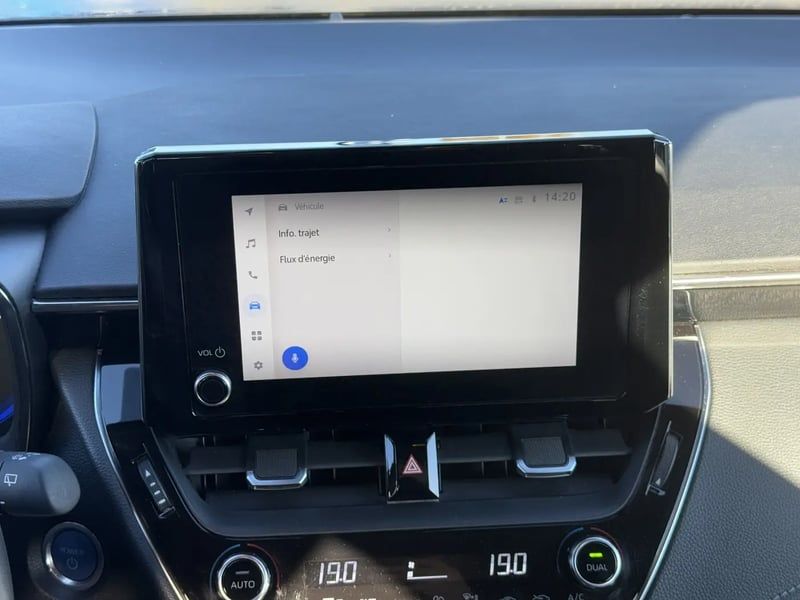 Photo de la voiture TOYOTA COROLLA HYBRIDE MY22 122h Dynamic