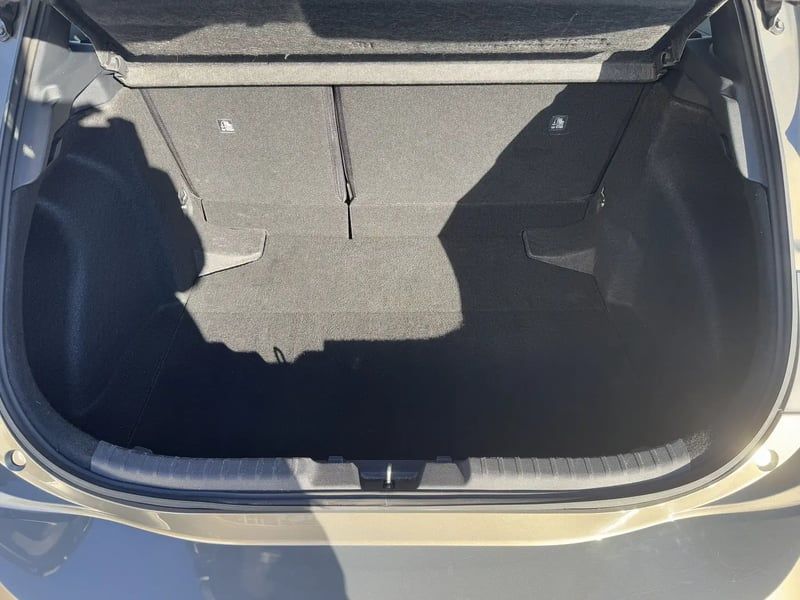 Photo de la voiture TOYOTA COROLLA HYBRIDE MY22 122h Dynamic