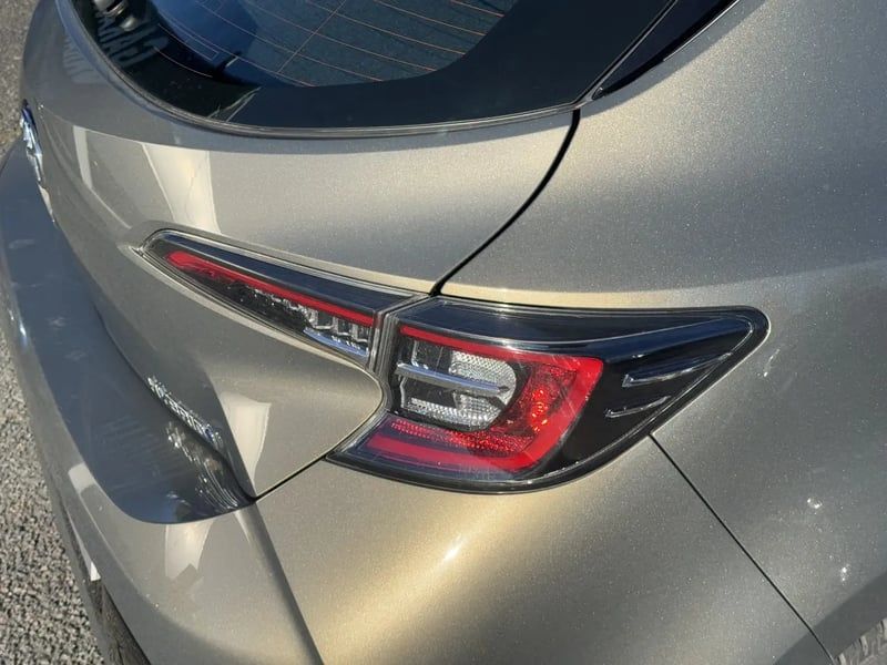 Photo de la voiture TOYOTA COROLLA HYBRIDE MY22 122h Dynamic