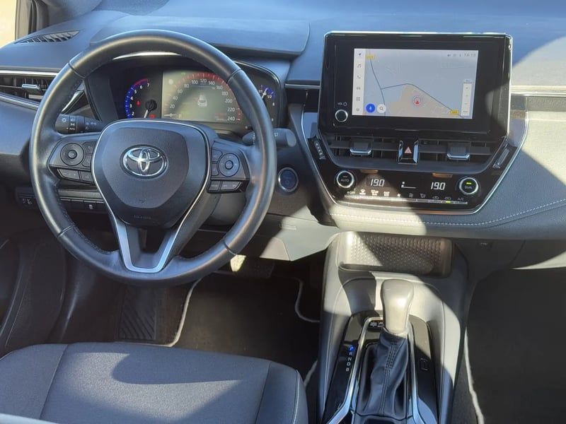 Photo de la voiture TOYOTA COROLLA HYBRIDE MY22 122h Dynamic